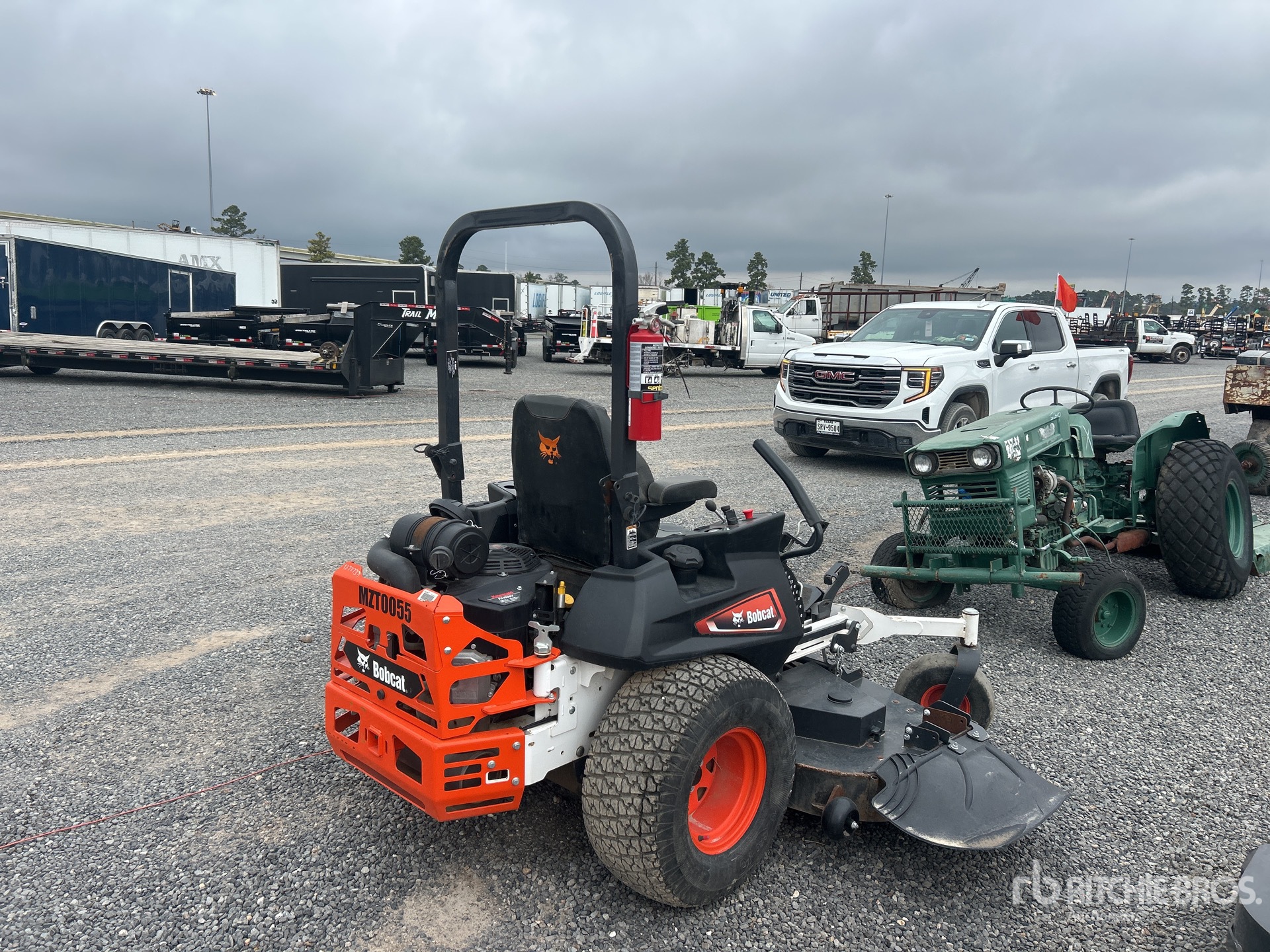 General Appearance with Picture, Right Rear Corner