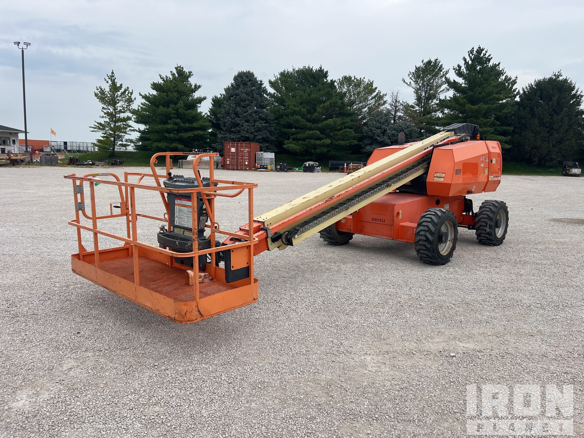 General Appearance - Boom Lift* with Imagen: esquina delantera izquierda