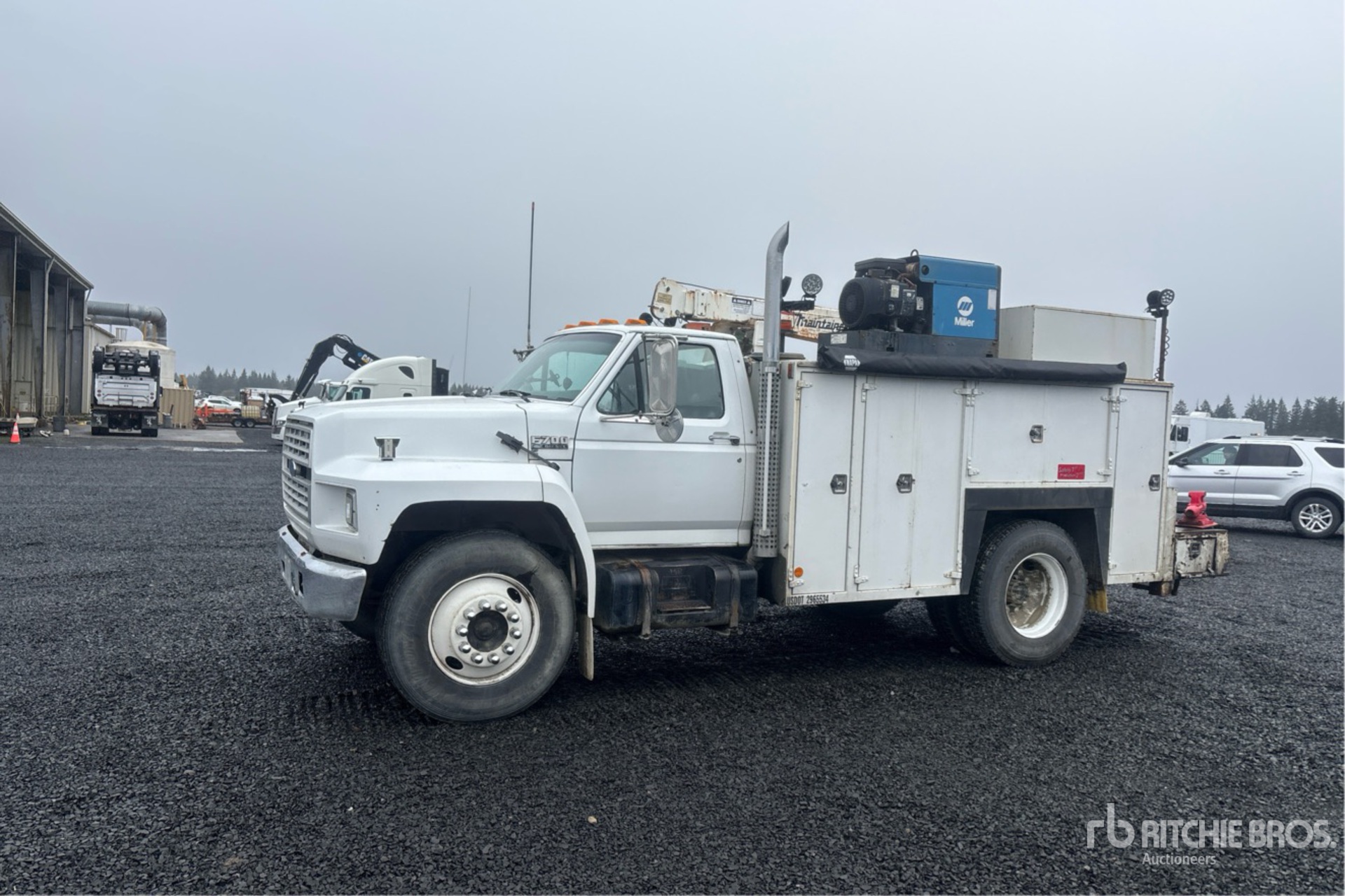 General Appearance with Picture, Left Front Corner