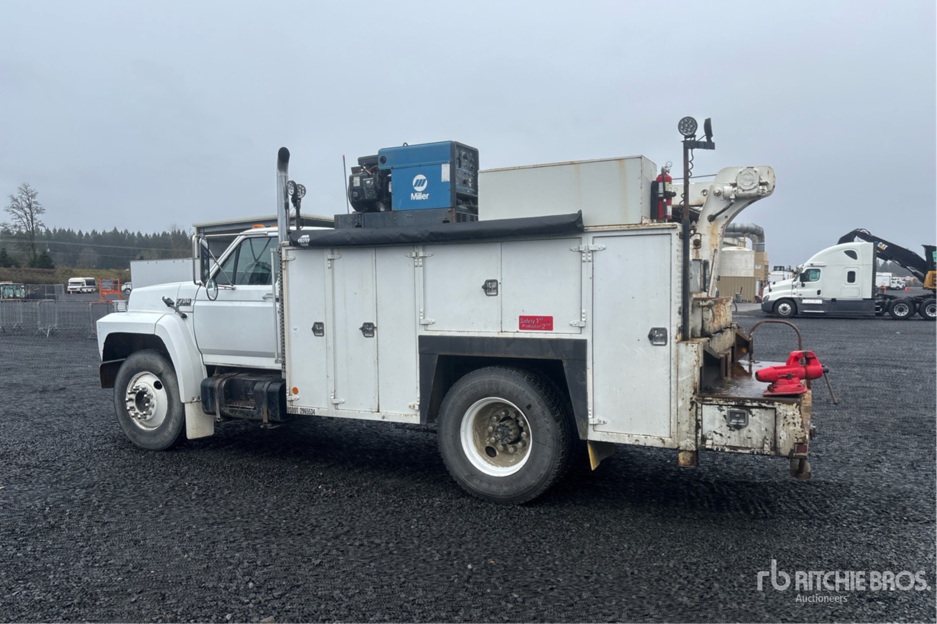 General Appearance with Picture, Left Rear Corner