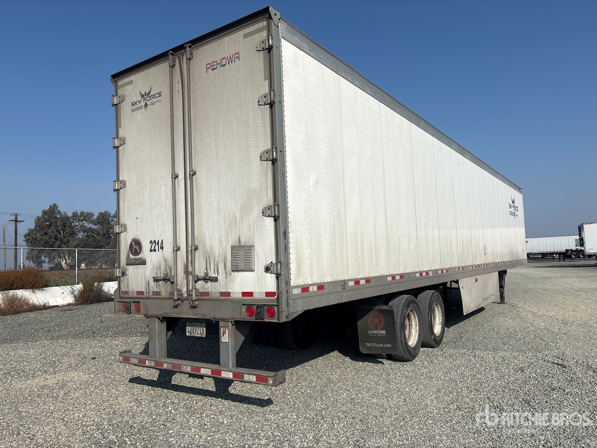 Aspect général with Image, coin arrière droit