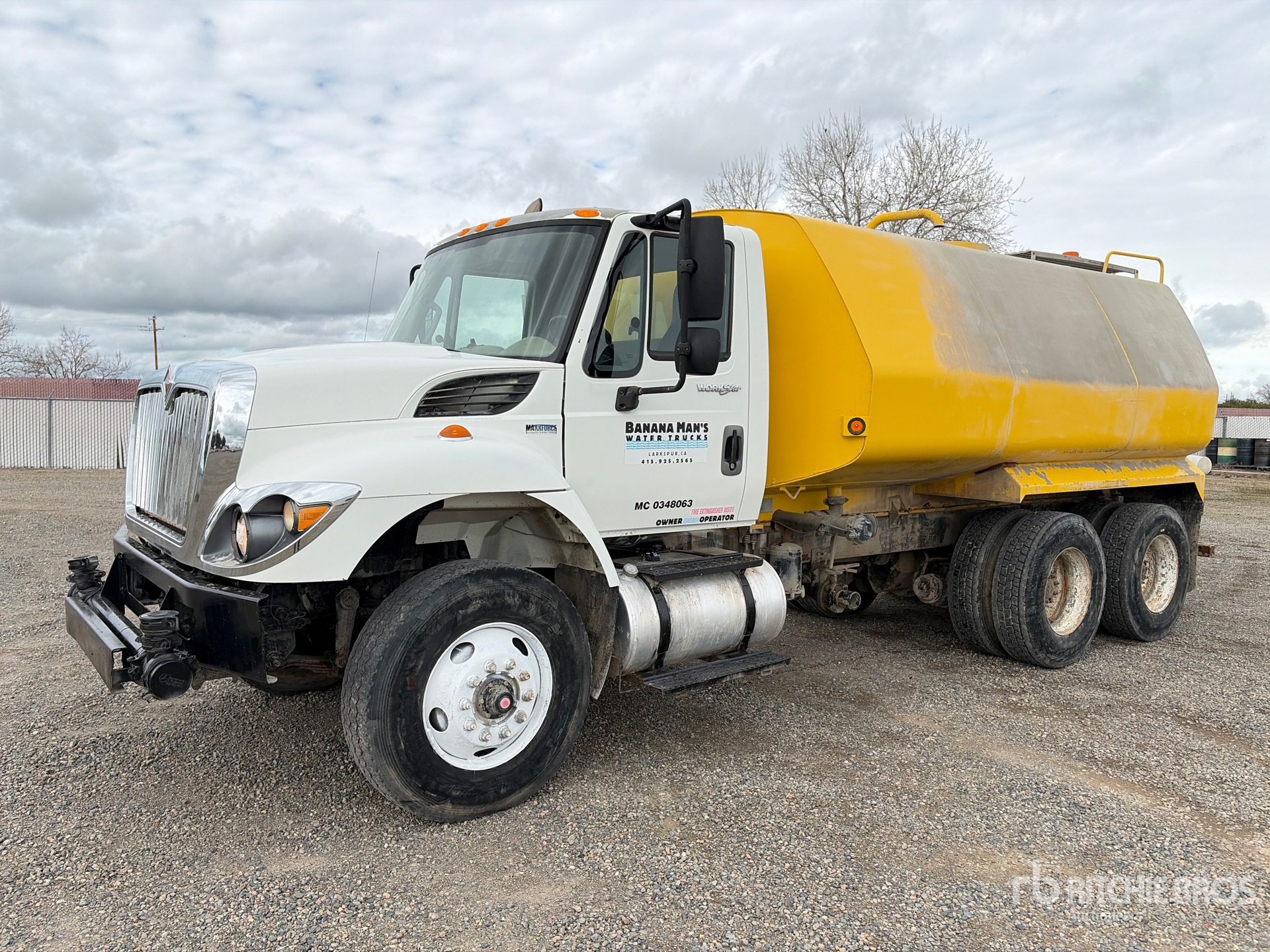 General Appearance with Image, coin avant gauche