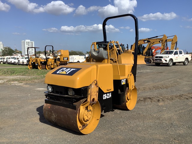 2006 Cat CB-214E Double Drum Roller