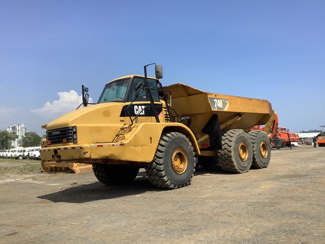 2011 Cat 740 Articulated Dump Truck