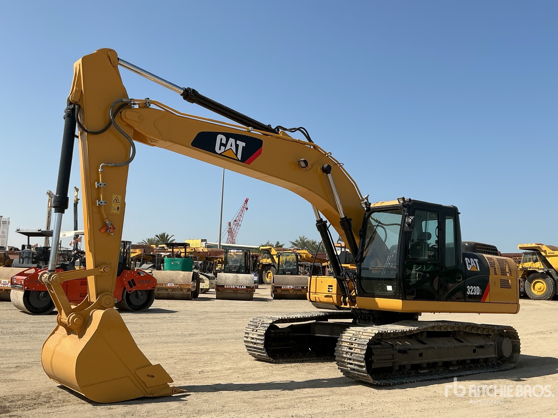 General Appearance with Foto, angolo anteriore sinistro