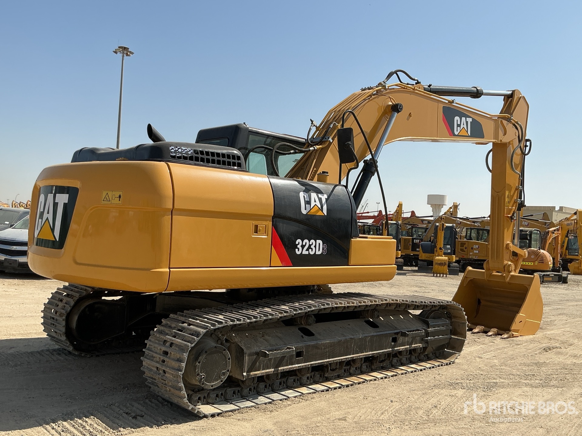 General Appearance with Foto, angolo anteriore sinistro