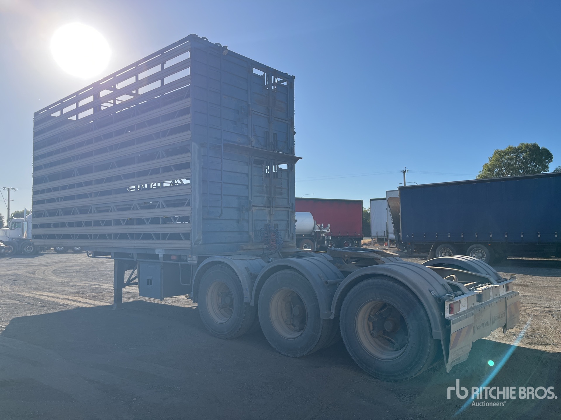 General Appearance with Picture, Left Rear Corner