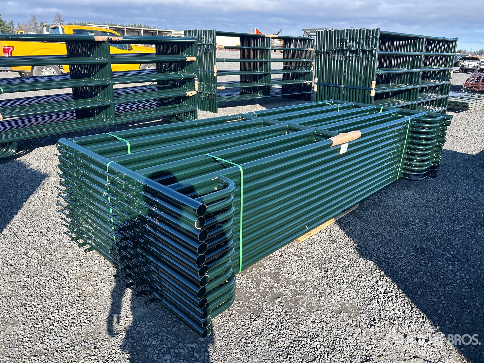 General Appearance with Foto, angolo posteriore sinistro