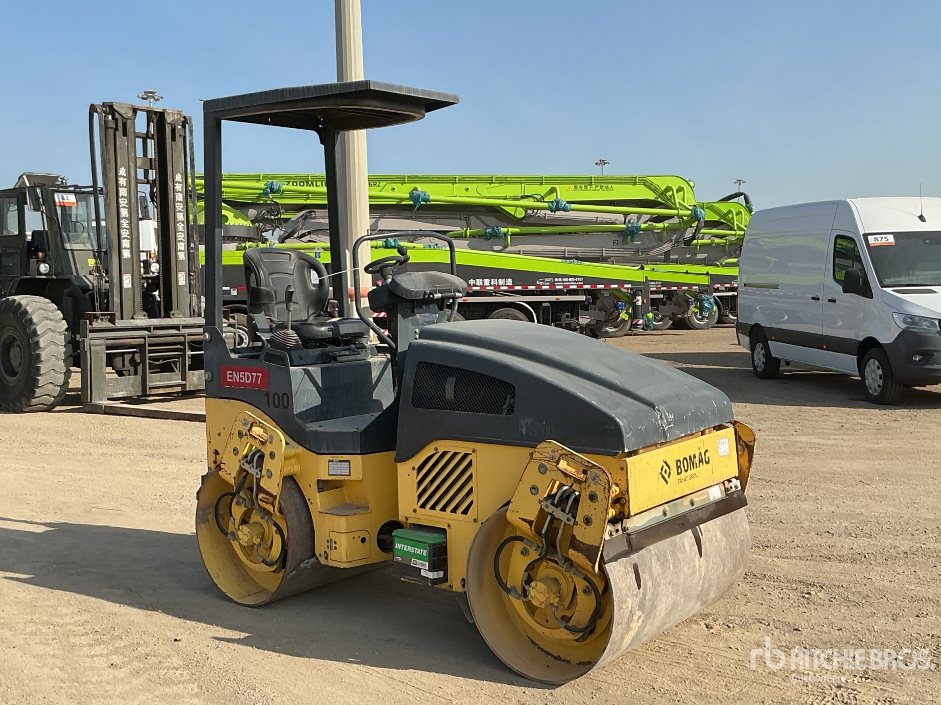 General Appearance with Bild, Ecke vorne rechts