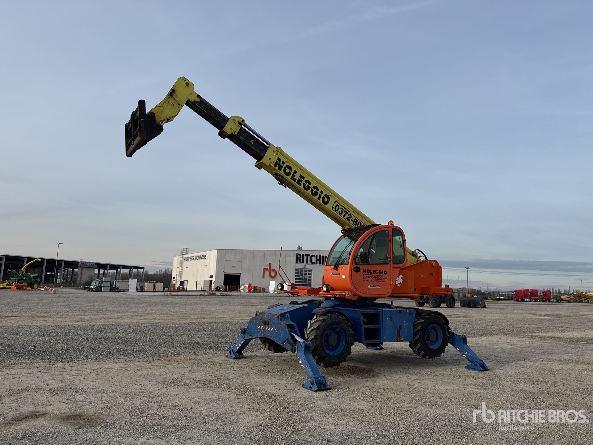 General Appearance with Picture, Left Front Corner