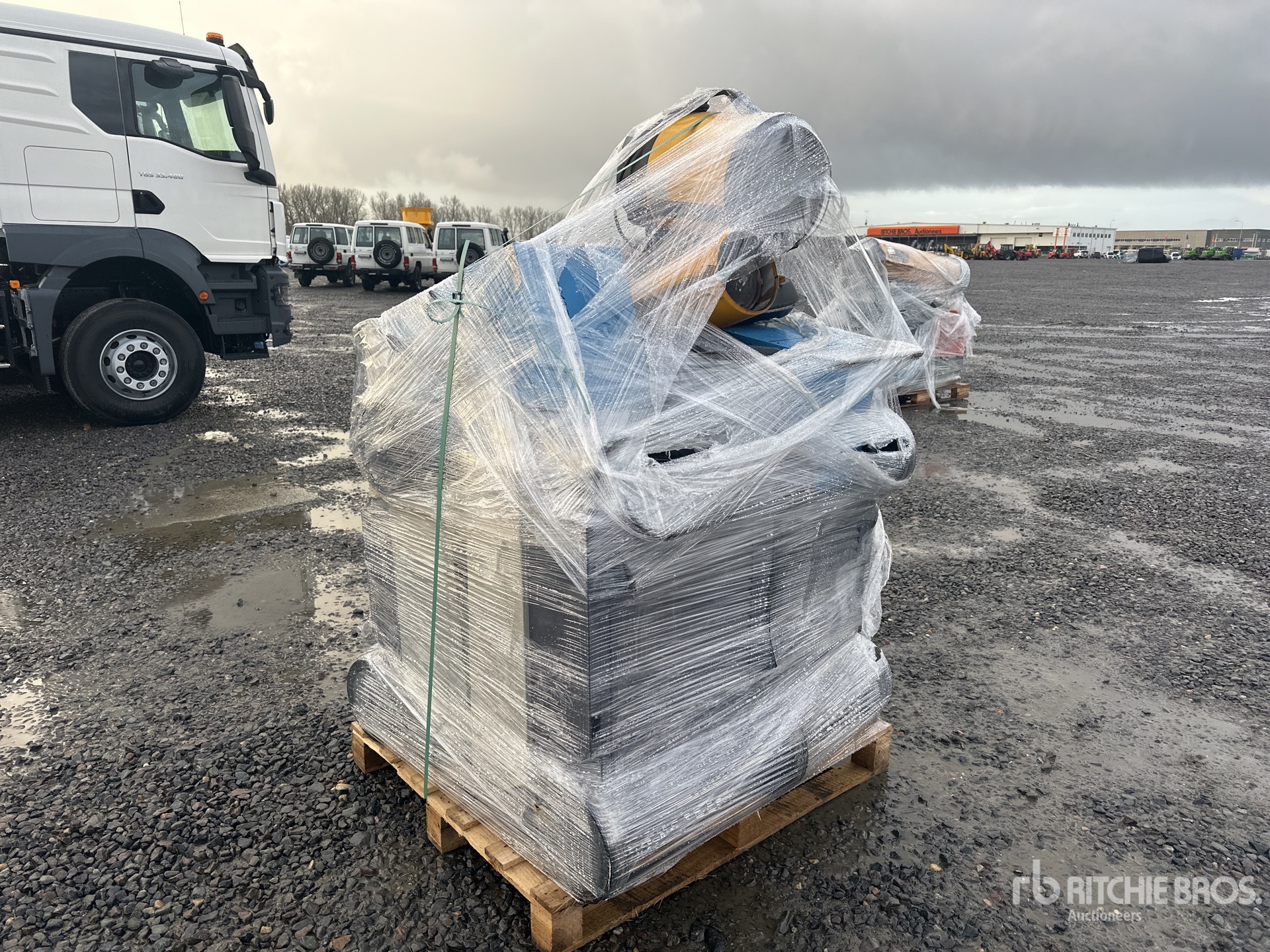 General Appearance with Picture, Right Rear Corner