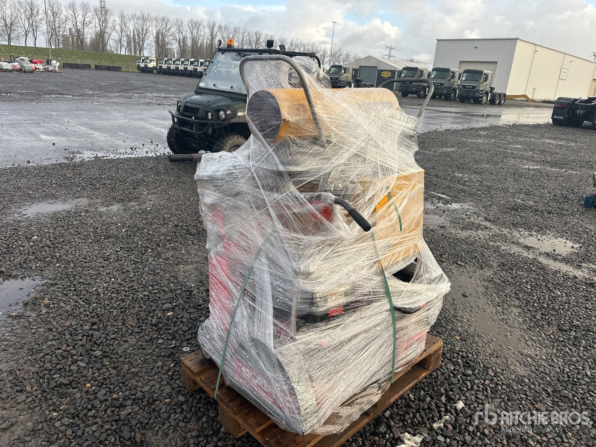 General Appearance with Picture, Left Front Corner