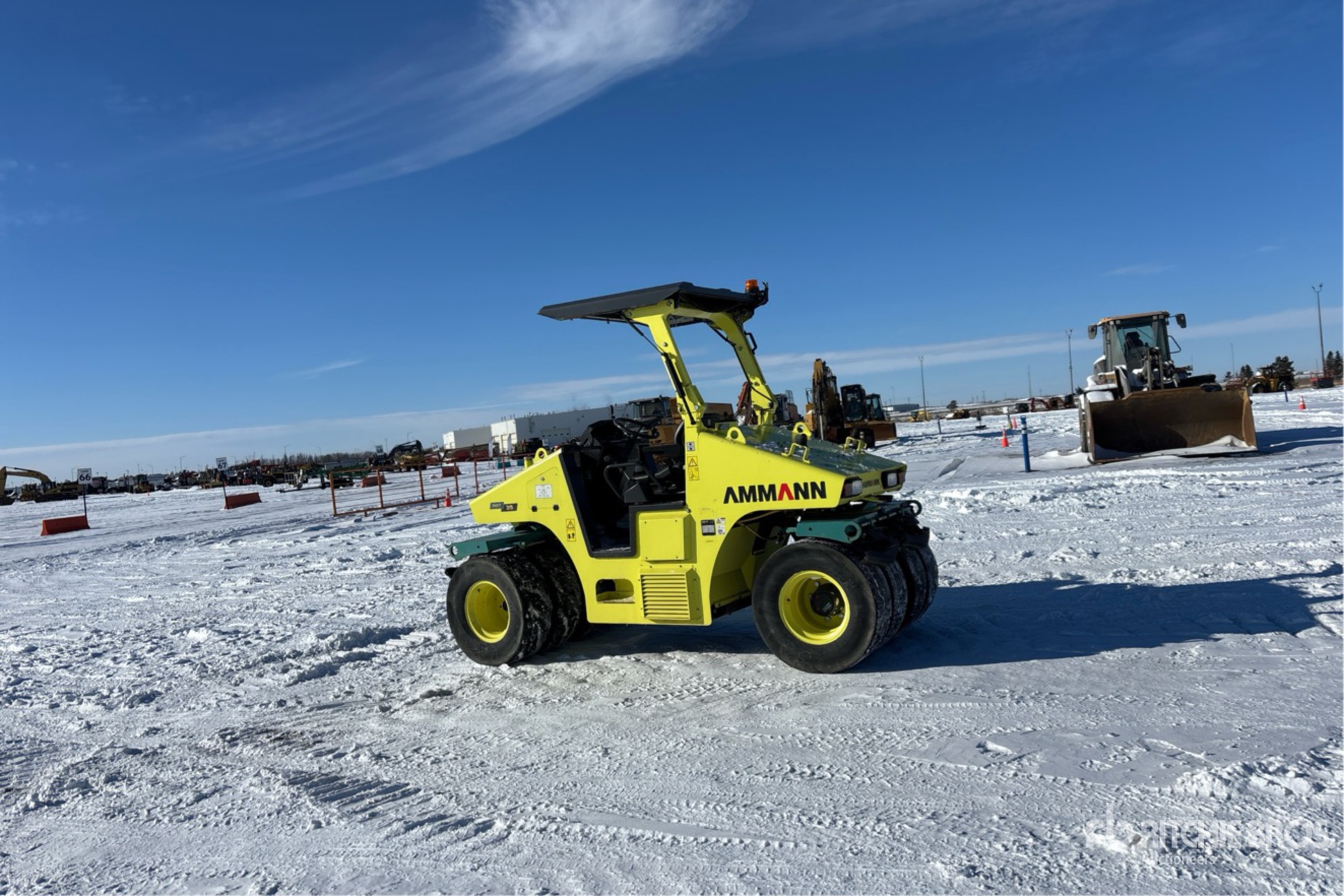 General Appearance with Bild, Ecke hinten links