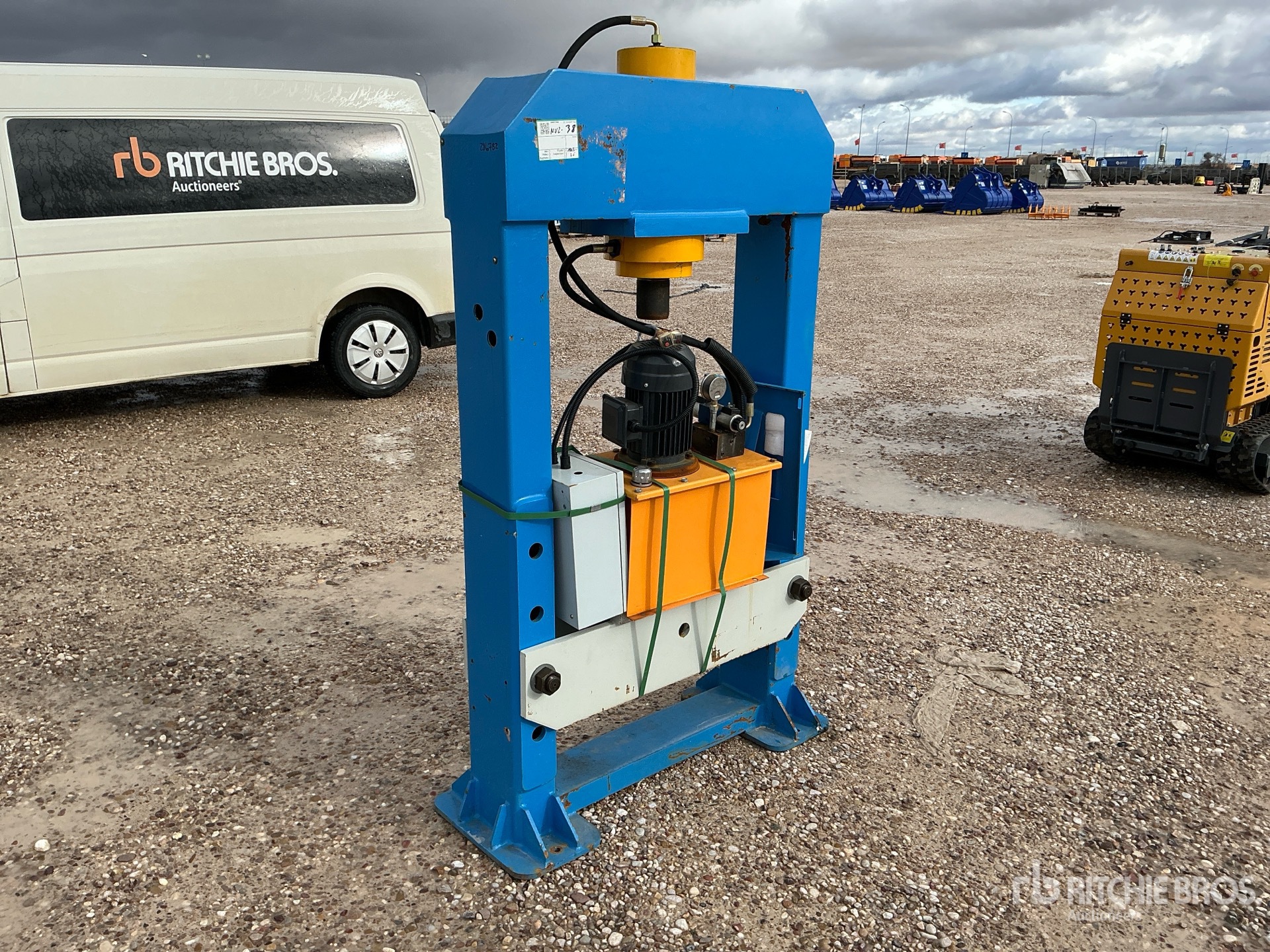 General Appearance with Picture, Right Front Corner