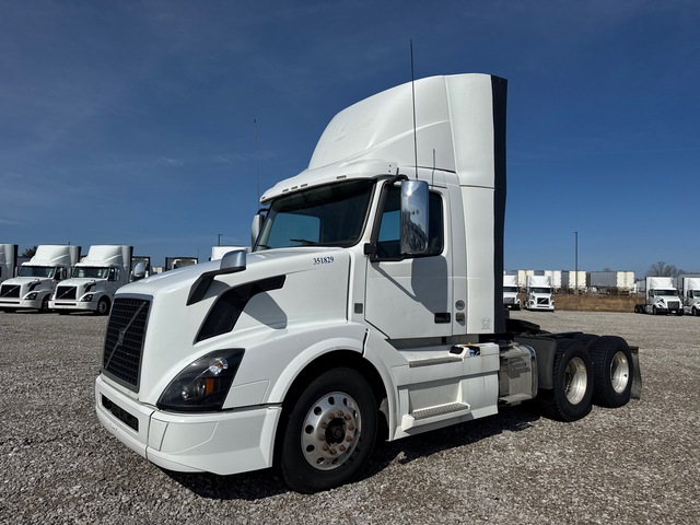 2018 Volvo VNL300 6x4 T/A Day Cab Truck Tractor
