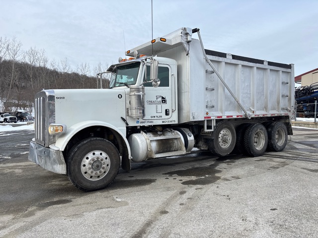 2015 Peterbilt 389 8x4 Tri/A Dump Truck 2015 Peterbilt 389 8x4 Tri/A Dump Truck