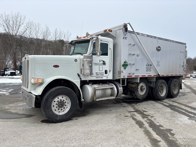 2015 Peterbilt 389 8x4 Tri/A Dump Truck 2015 Peterbilt 389 8x4 Tri/A Dump Truck