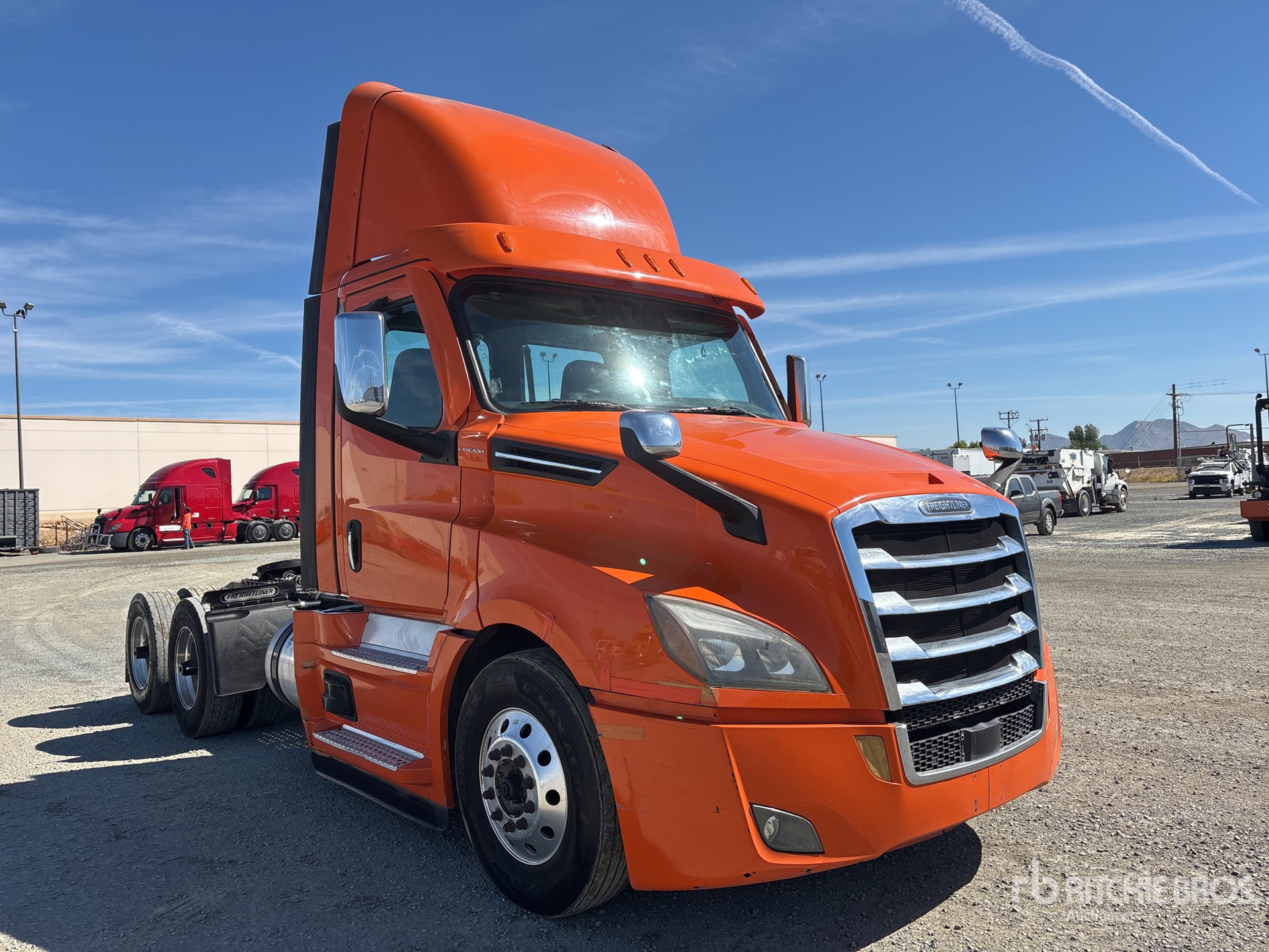 General Appearance with Foto, angolo anteriore destro