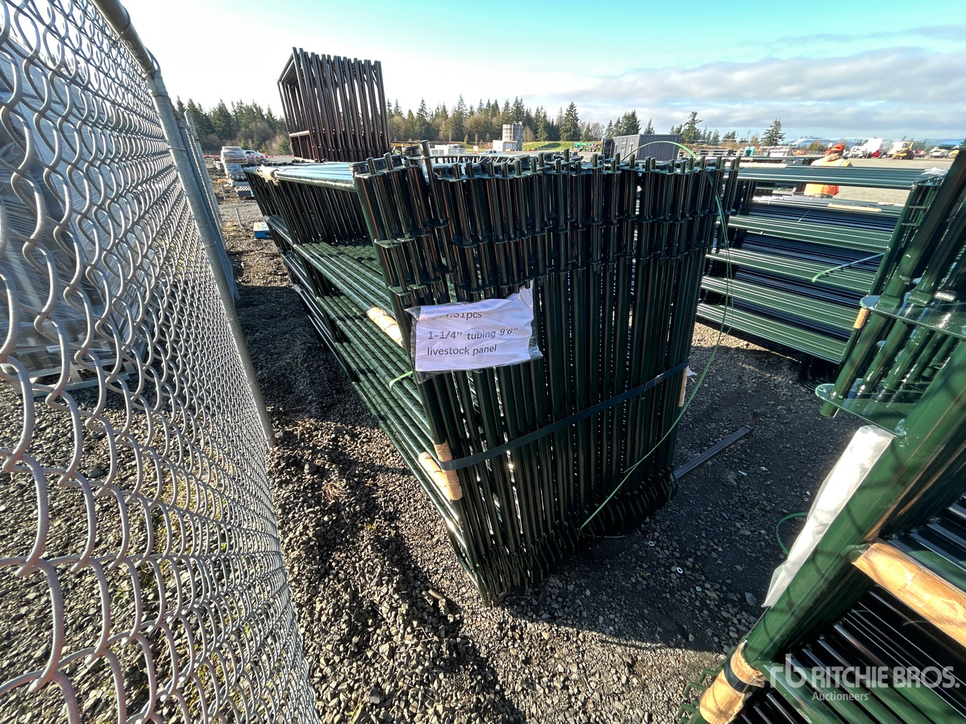 Aspect général with Image, coin arrière droit
