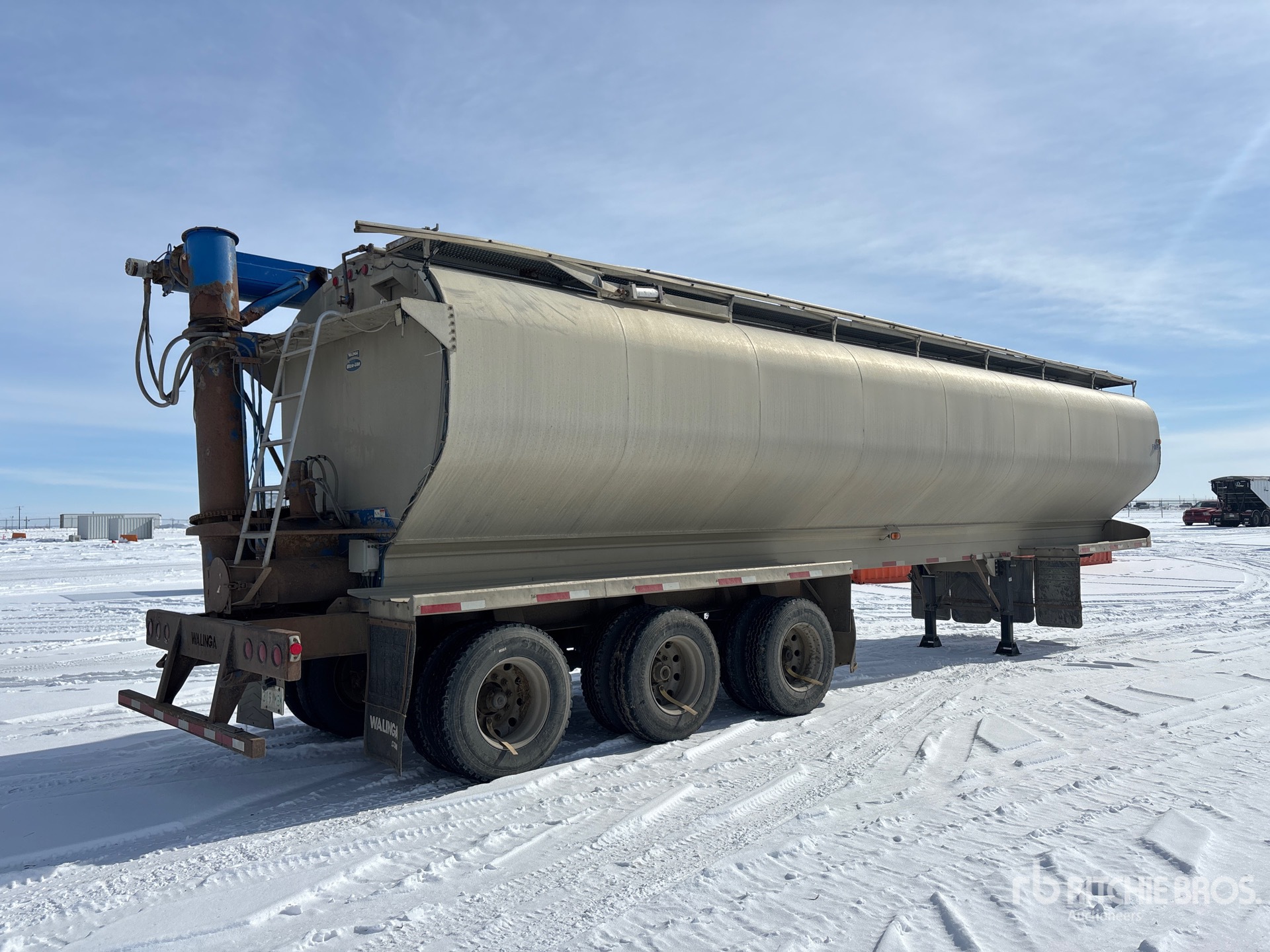 Aspect général with Image, coin arrière droit