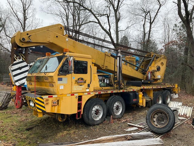1978 Pettibone 220RRC 110 ton 8x4 Hydraulic Truck Crane (Inoperable)