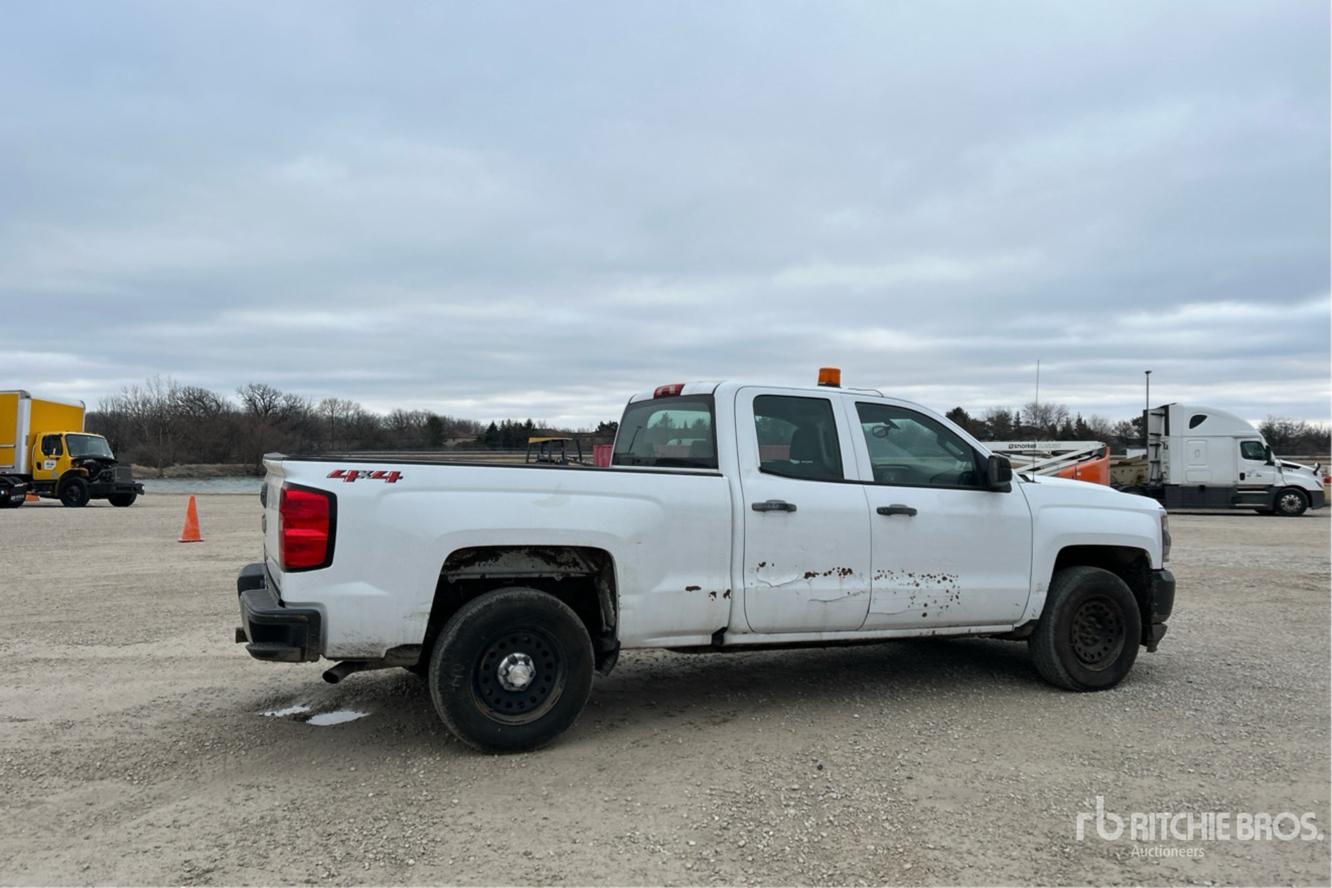 General Appearance with Image, coin arrière droit