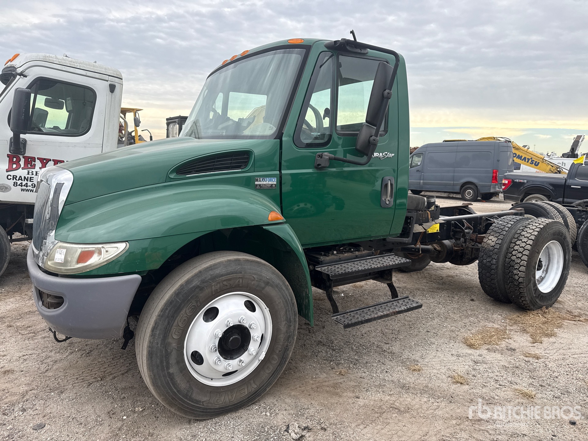 General Appearance with Picture, Left Front Corner