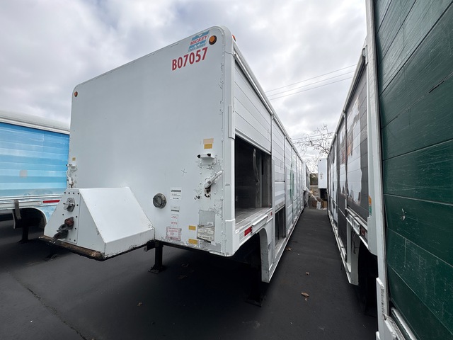 2008 Mickey  14 Bay S/A Beverage Trailer
