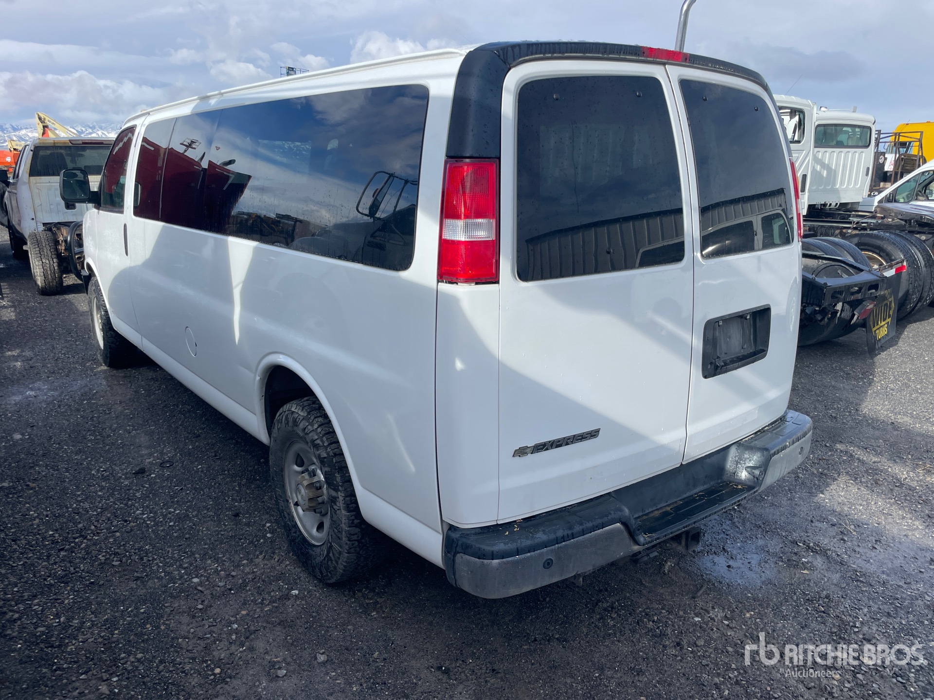 General Appearance with Picture, Left Rear Corner