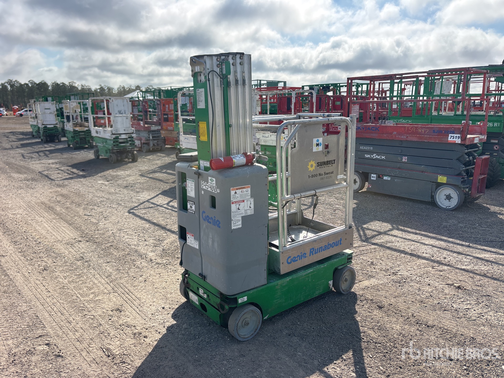 General Appearance with Bild, Ecke vorne links