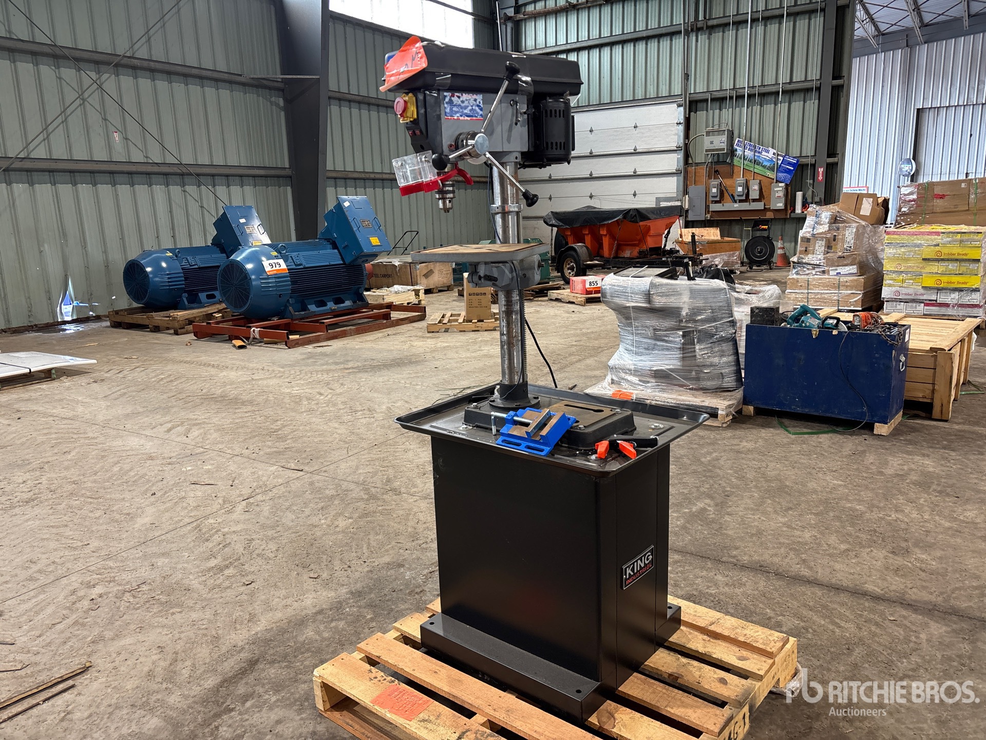 General Appearance with Bild, Ecke vorne links