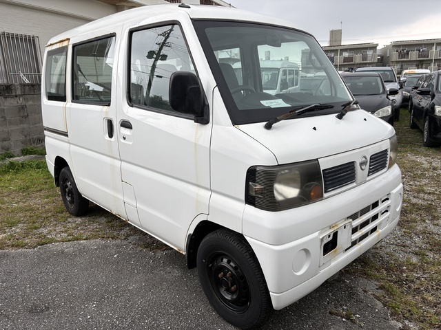 2012 年 Nissan CLIPPER Minivan 2012 年 Nissan CLIPPER Minivan
