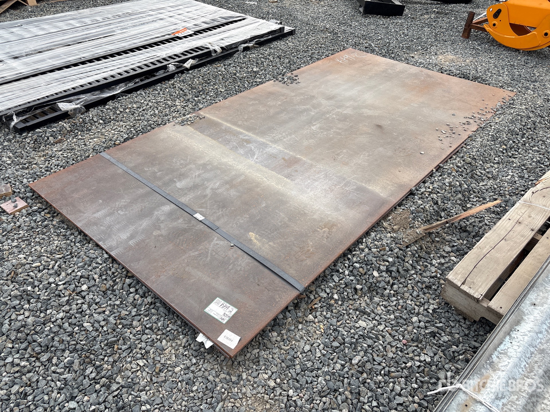 General Appearance with Image, coin avant gauche