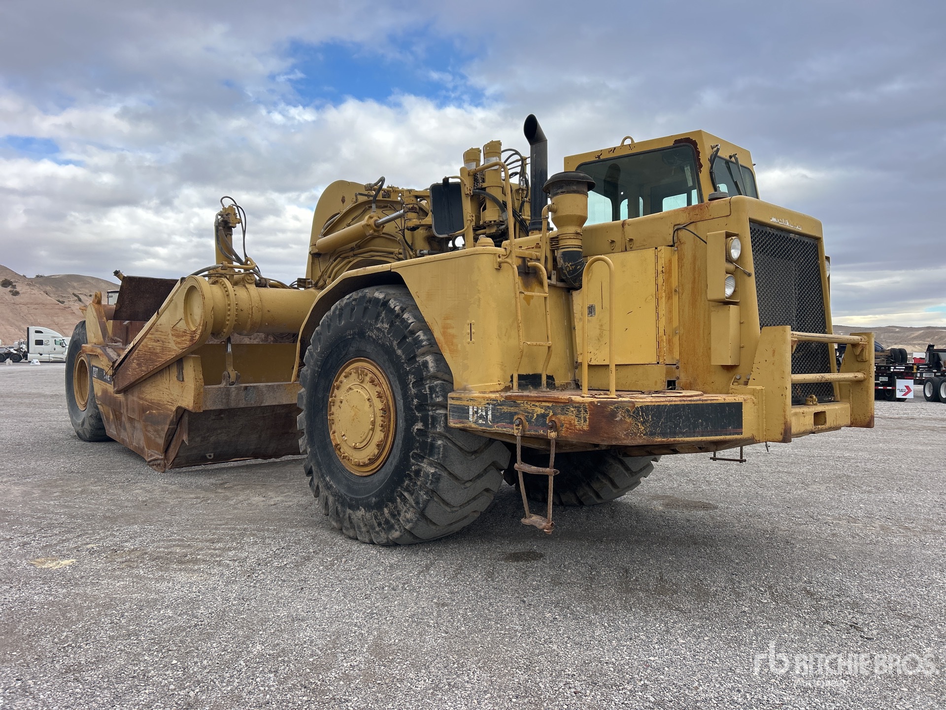 General Appearance with Bild, Ecke vorne rechts