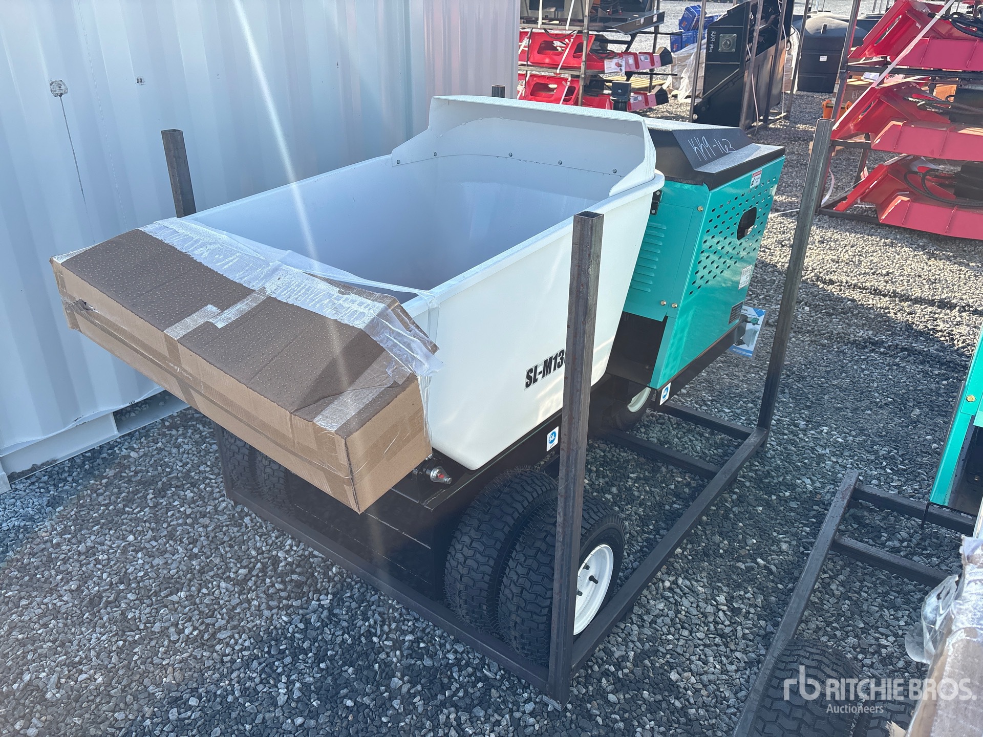 Aspect général with Image, coin arrière droit