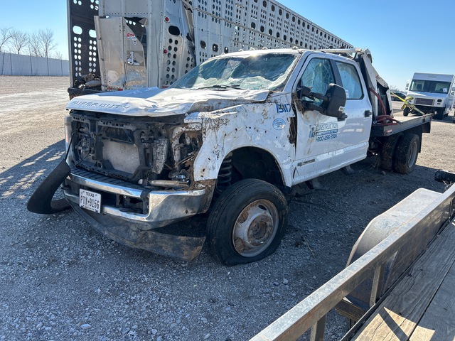 2020 Ford F550 XL 4x4 Crew Cab Flatbed Truck (Inoperable)
