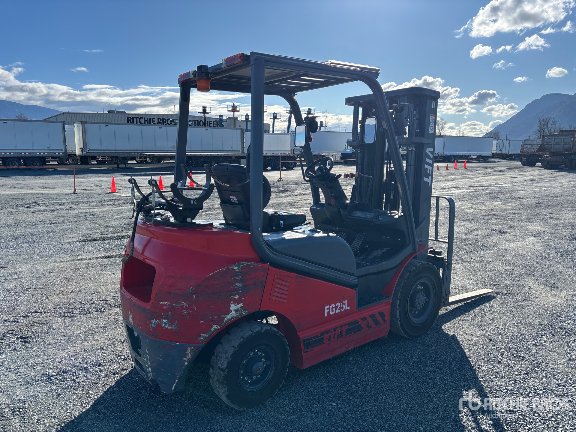 General Appearance with Picture, Right Rear Corner