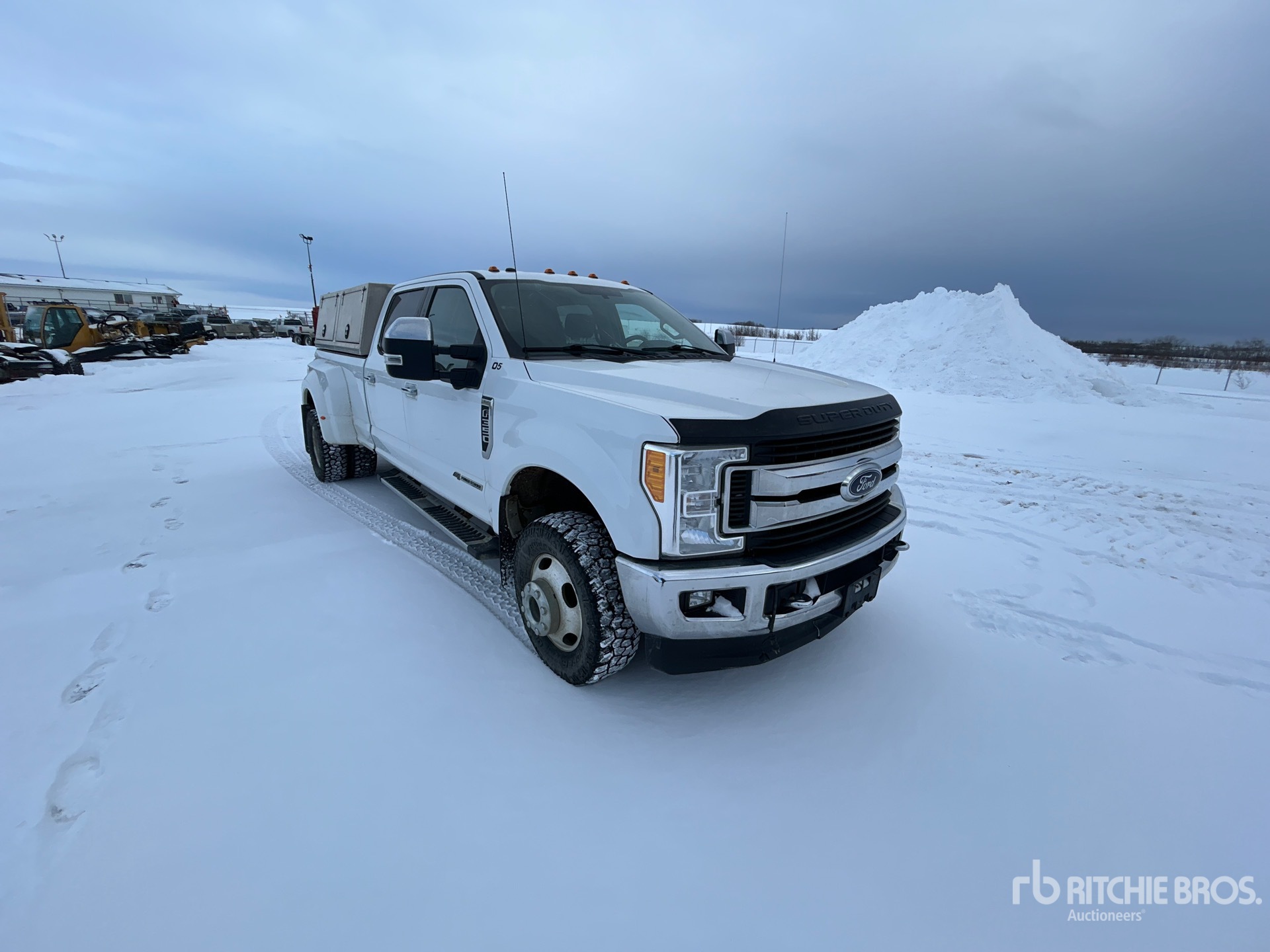 General Appearance with Bild, Ecke vorne rechts