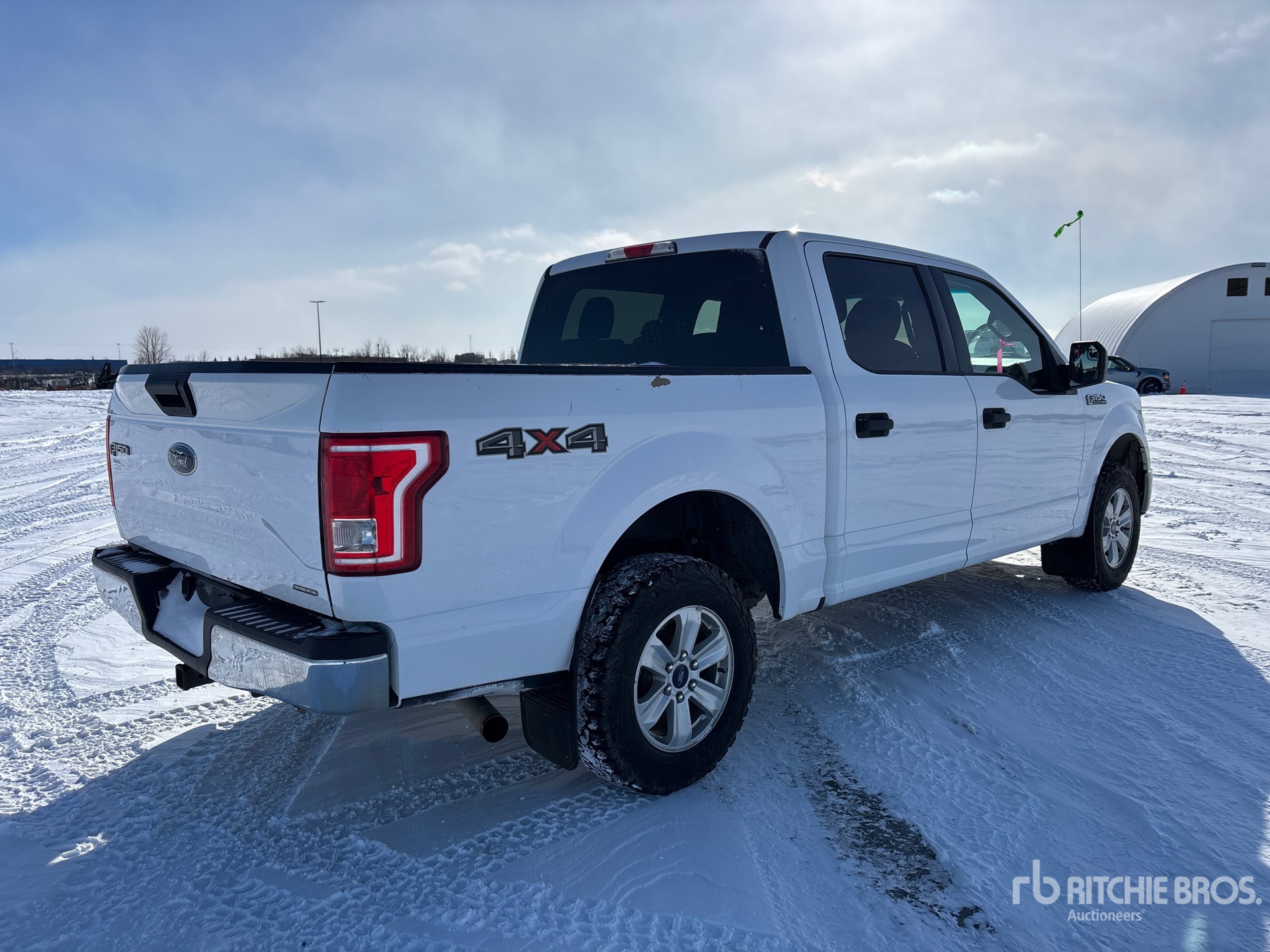 General Appearance with Foto, angolo anteriore sinistro