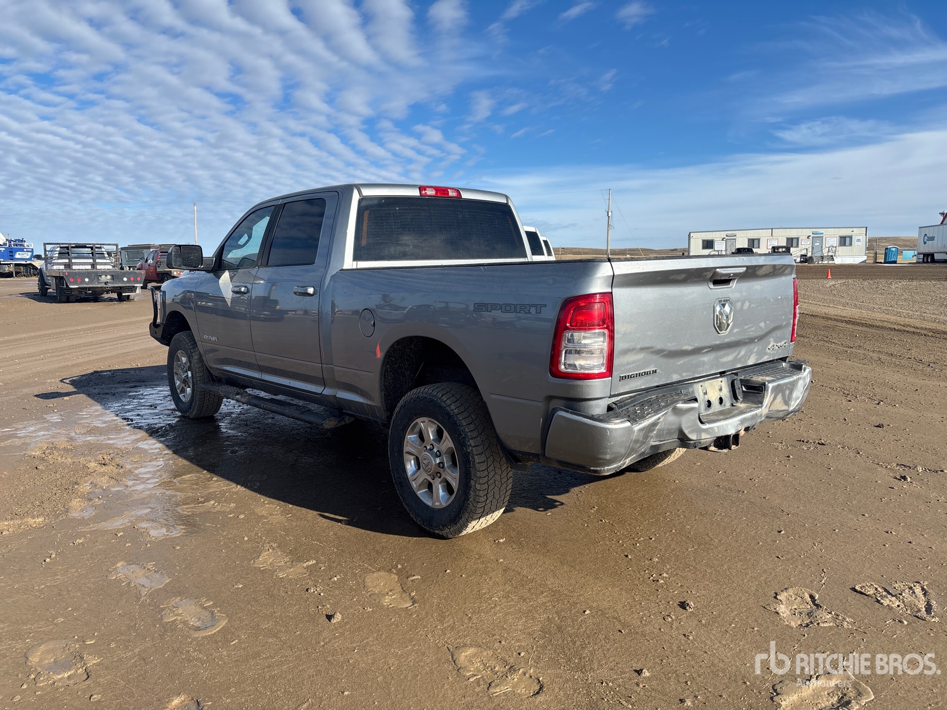 General Appearance with Bild, Ecke hinten links