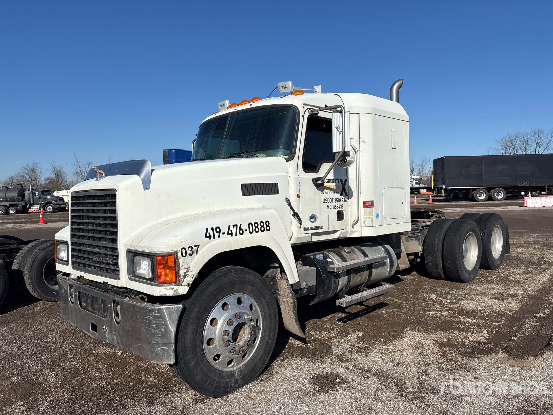 General Appearance with Image, coin avant gauche