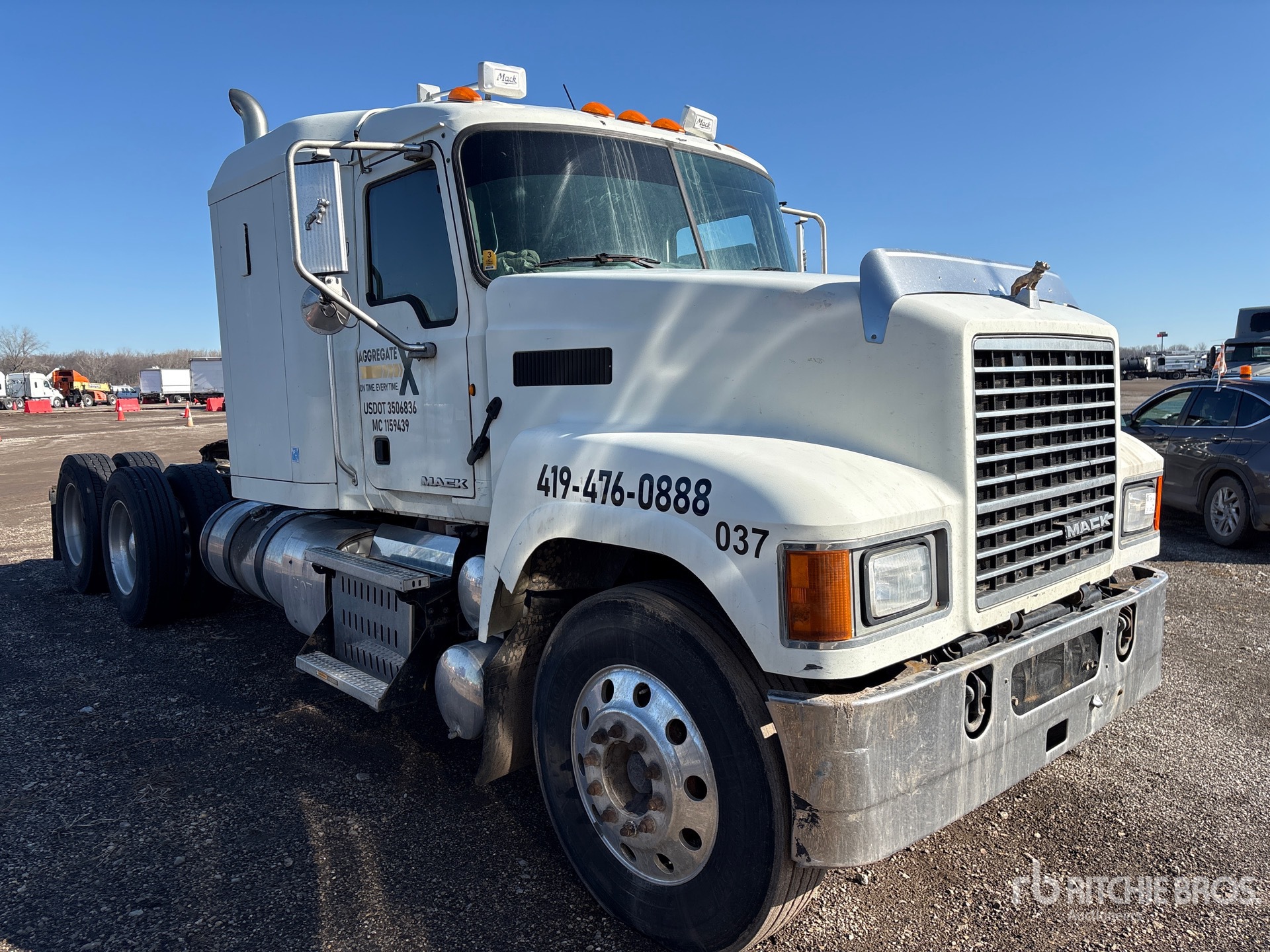 General Appearance with Image, coin avant droit