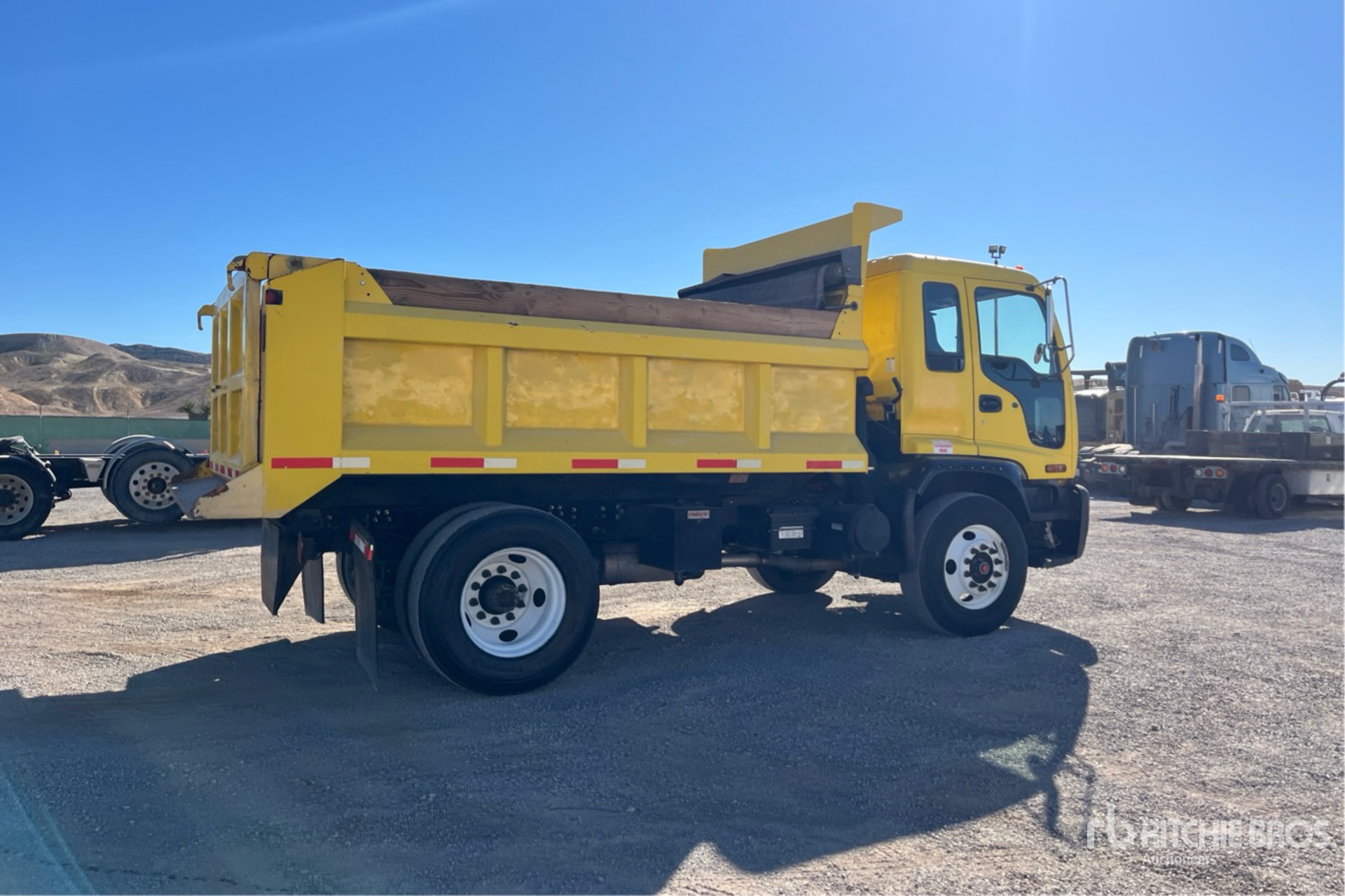 Aspect général with Image, coin arrière droit