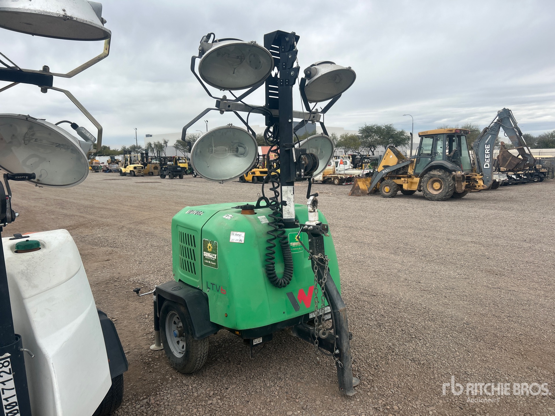 Aspect général with Image, coin avant droit