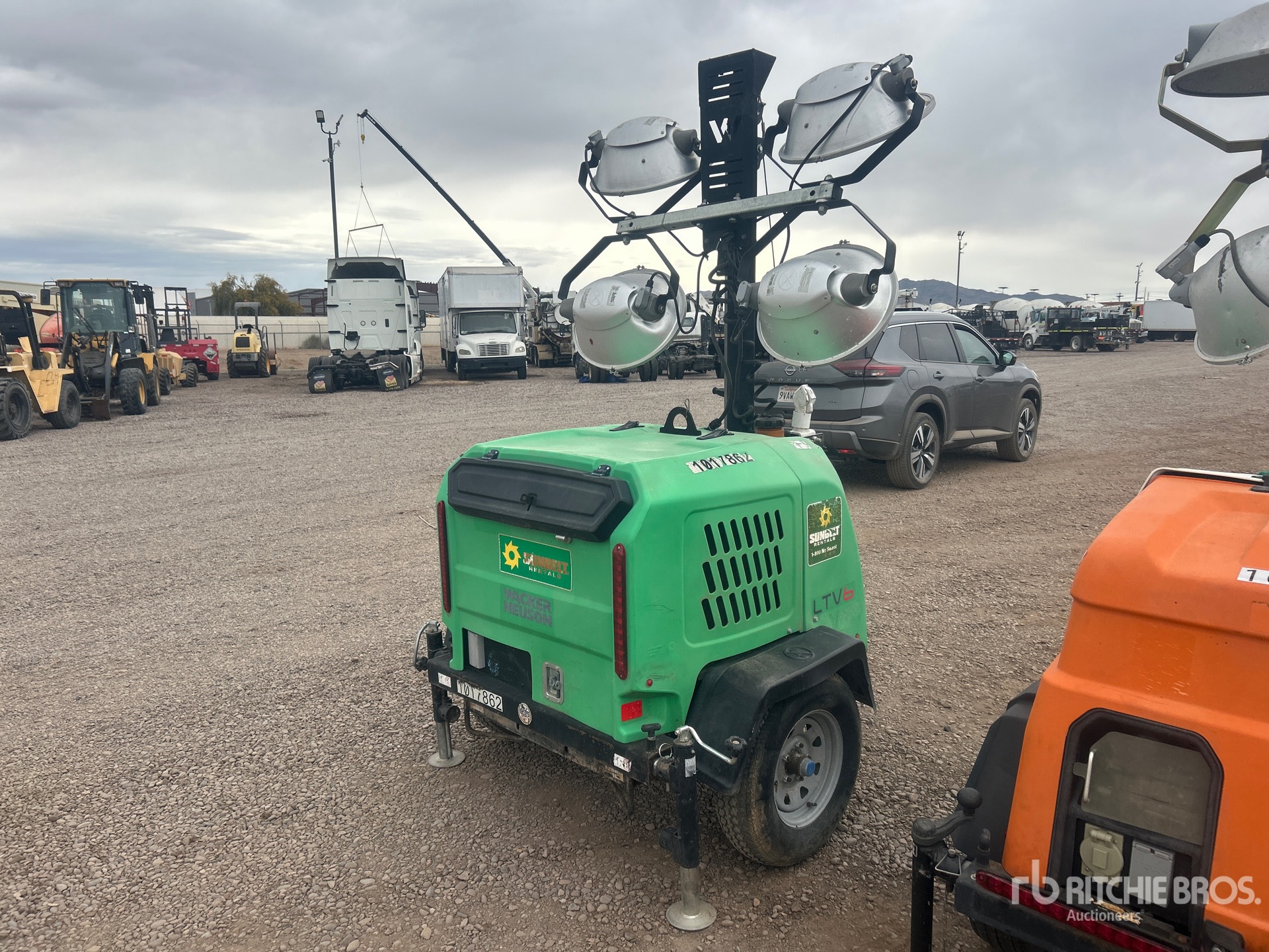 Aspect général with Image, coin arrière droit