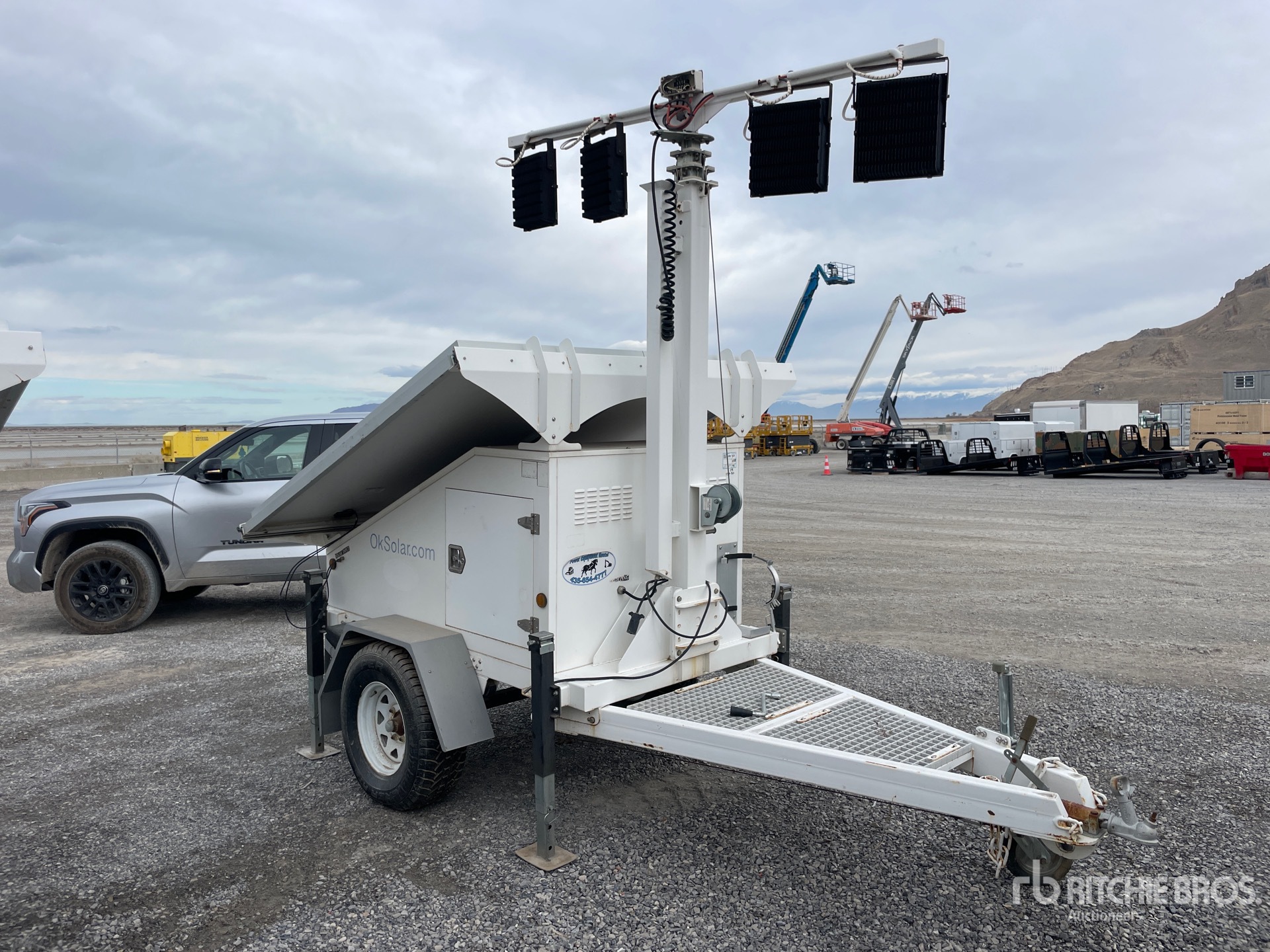 General Appearance with Picture, Right Front Corner