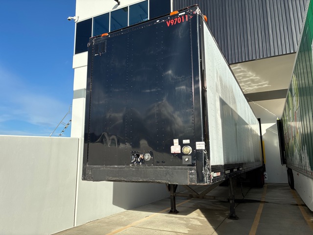 1997 Utility VS2D 45 ft x 96 in T/A Van Trailer