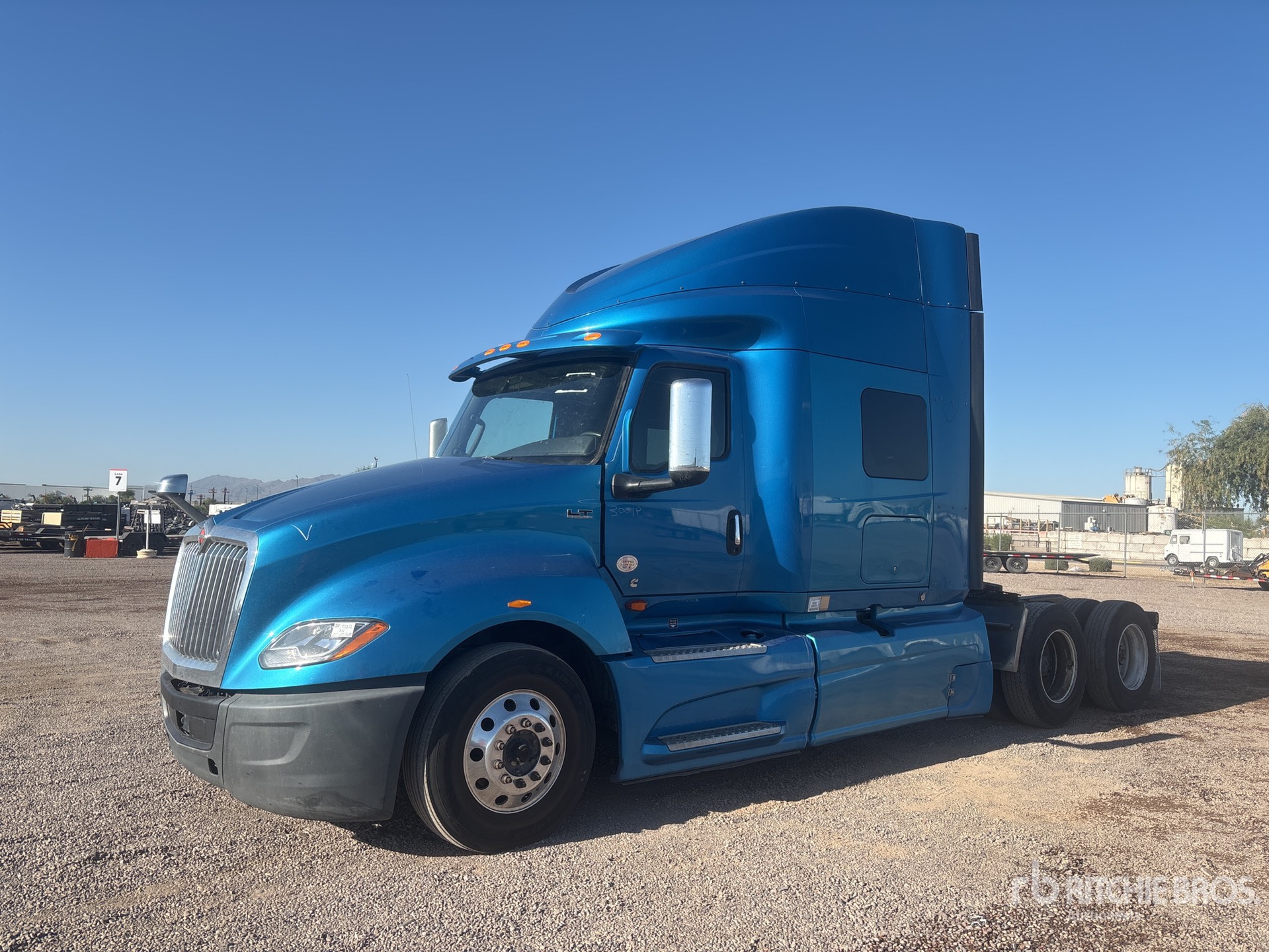 Photo of a 2020 International LT625