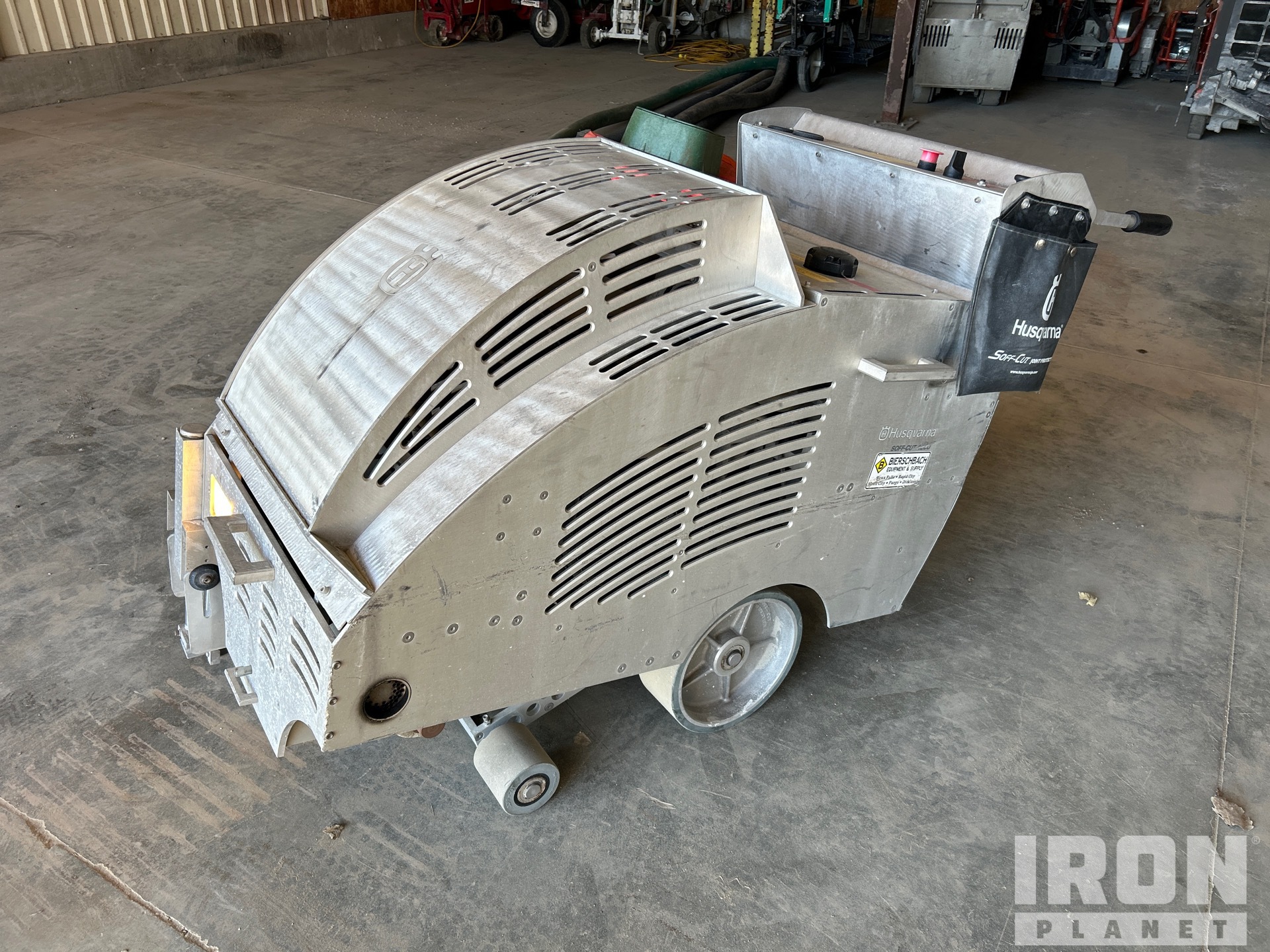 General Appearance with Featured Photo