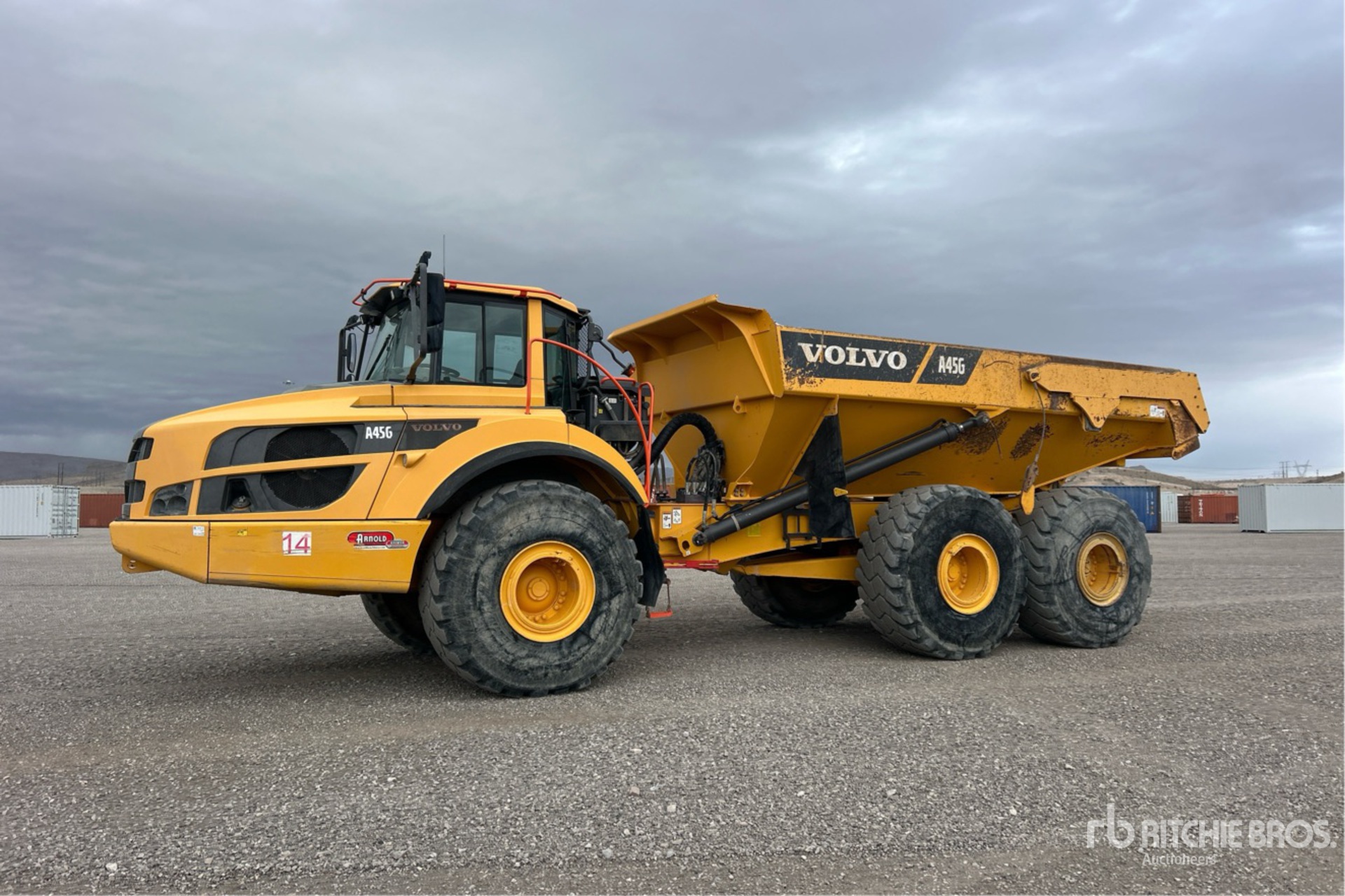 General Appearance with Bild, Ecke vorne links